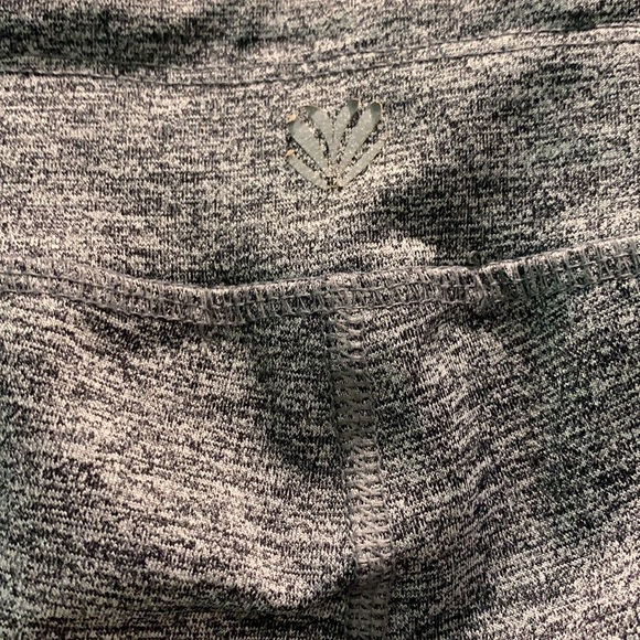 FOREVER 21 SIZE XS LEGGINGS - Picture 7 of 11